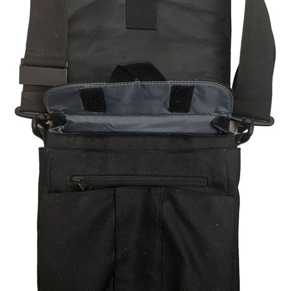 STM Bags Australia Messenger Travel ipad Tablet Book‎ Bag Black with Strap - Picture 5 of 8